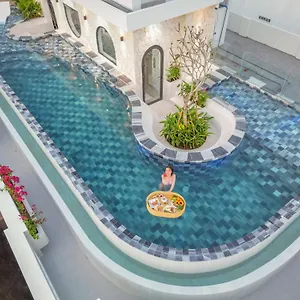 V Boutique - Complimentary Refreshments **** Vung Tau
